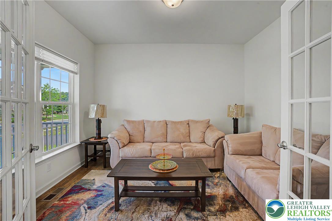 2668 Hollow View Drive