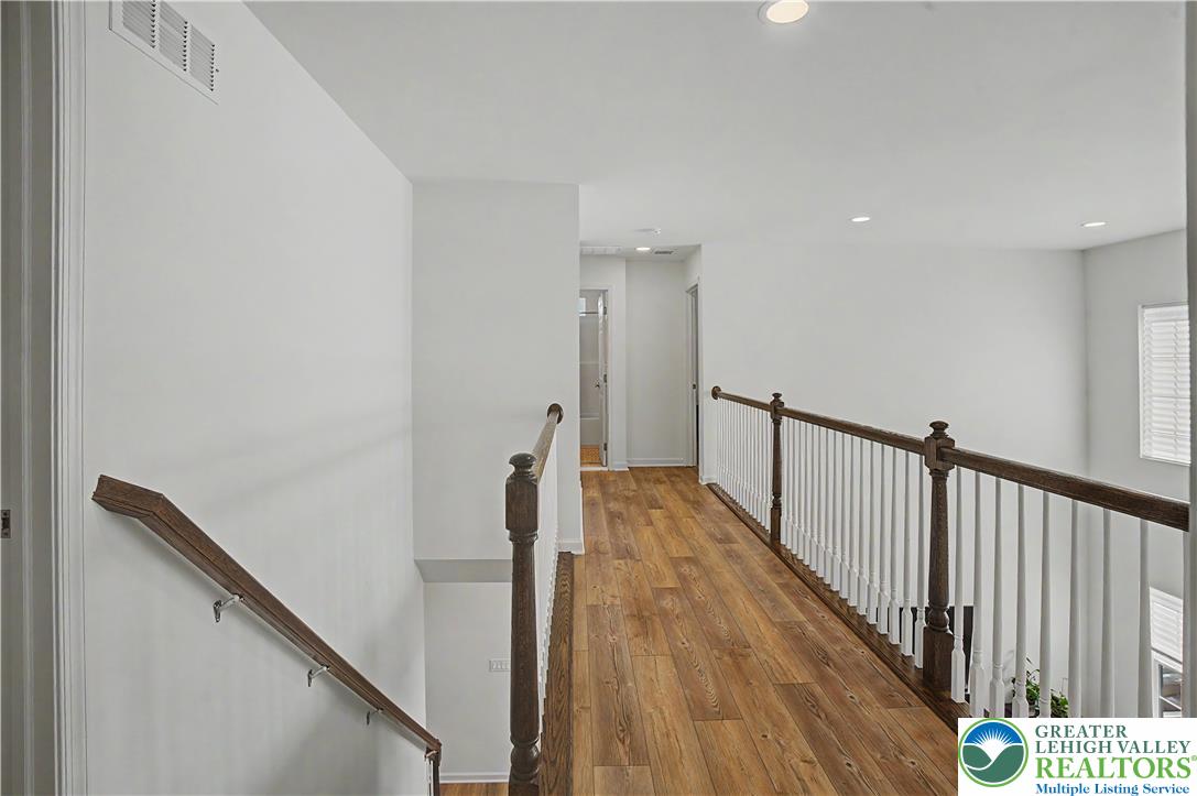 2668 Hollow View Drive