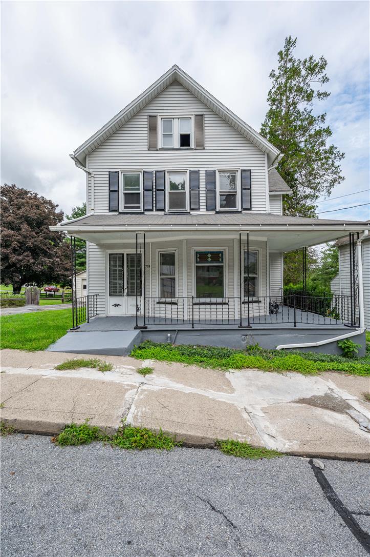 739 Broadway