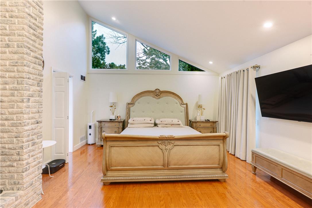 2210 Greenwood Road