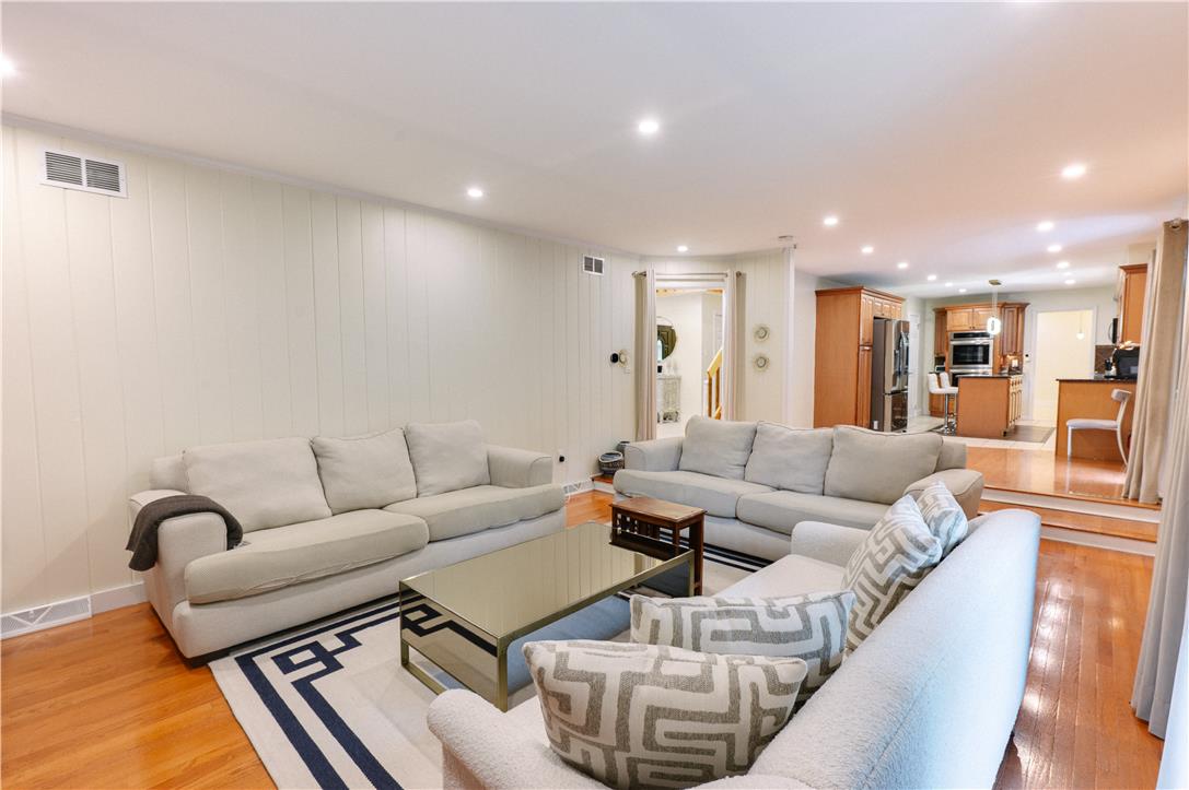 2210 Greenwood Road