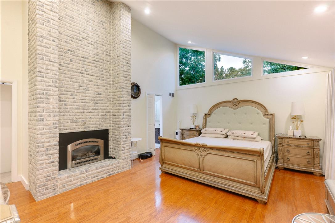 2210 Greenwood Road