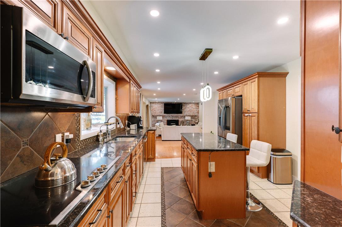 2210 Greenwood Road