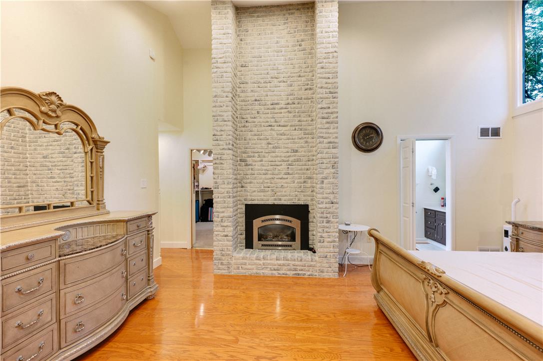 2210 Greenwood Road