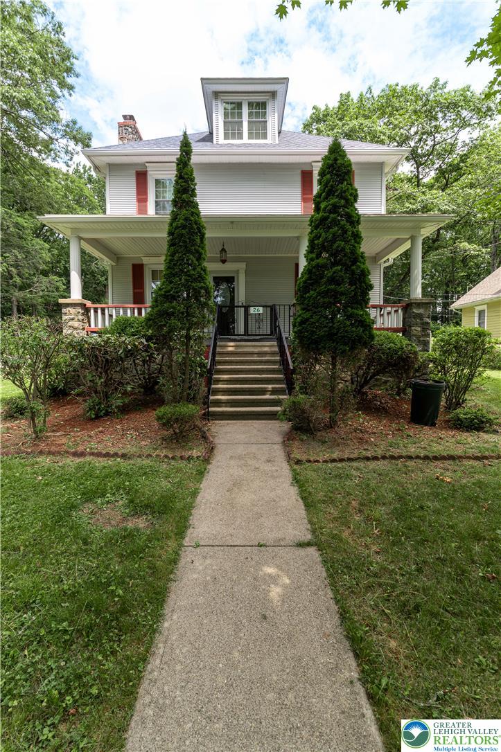 26 Center Ave