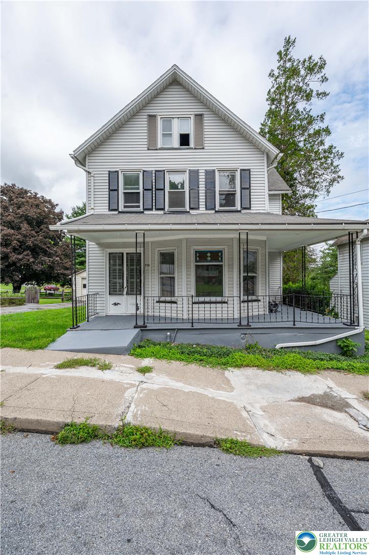 739 Broadway