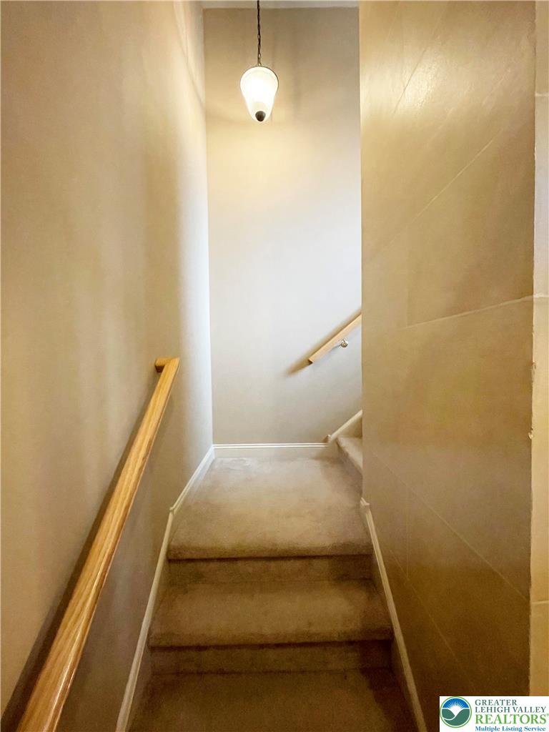 1187 Meadow Lark Way