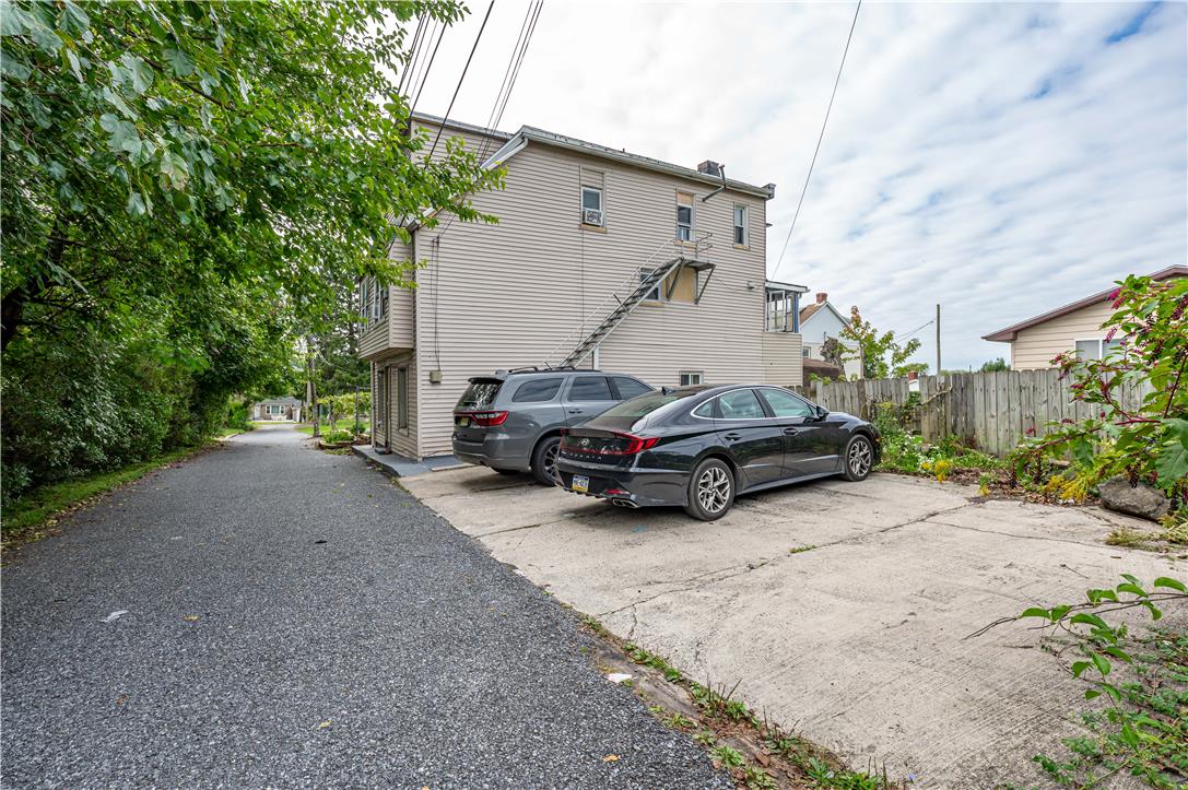875 Jerome Street