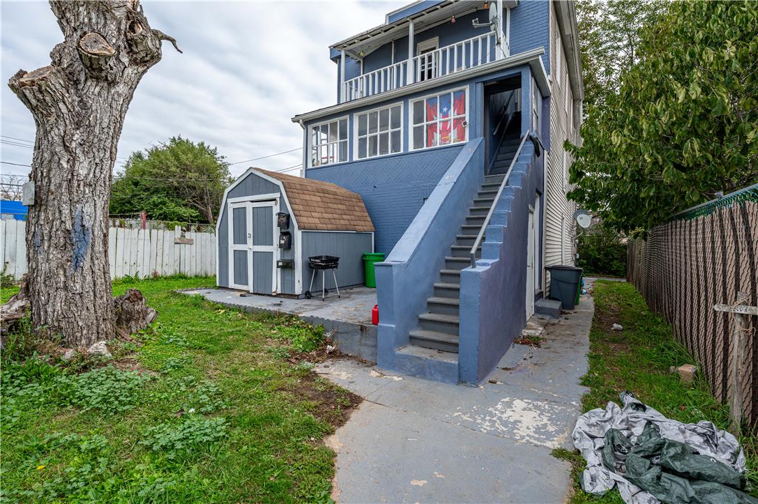875 Jerome Street