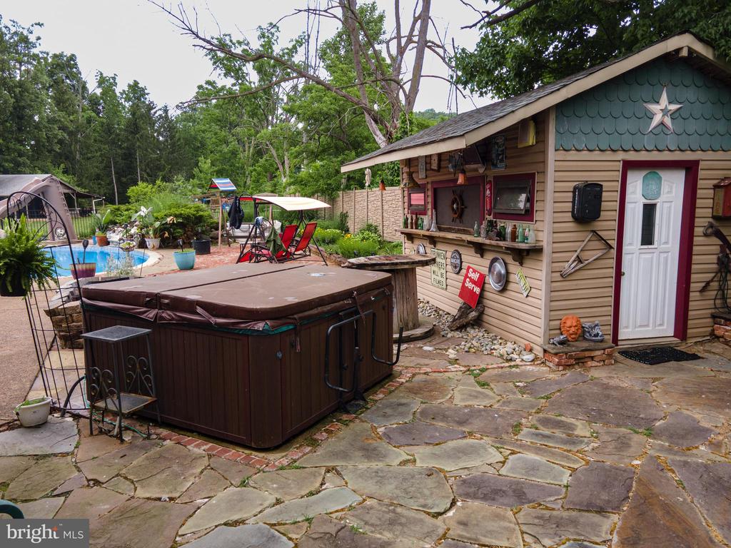 2485 HIETER ROAD