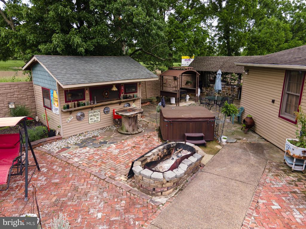 2485 HIETER ROAD