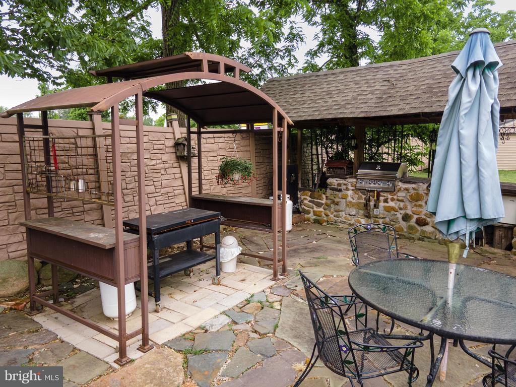 2485 HIETER ROAD