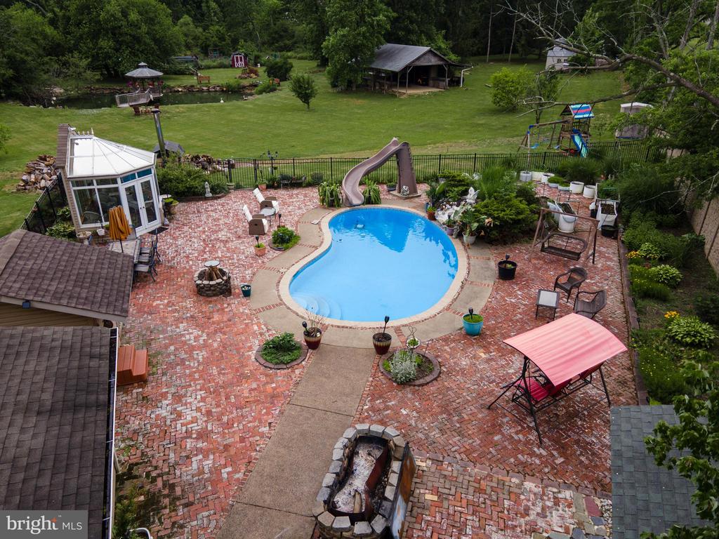 2485 HIETER ROAD