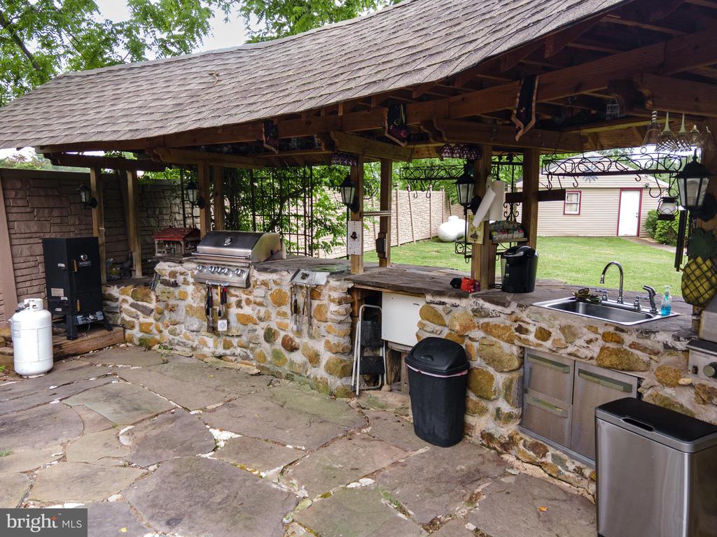 2485 HIETER ROAD