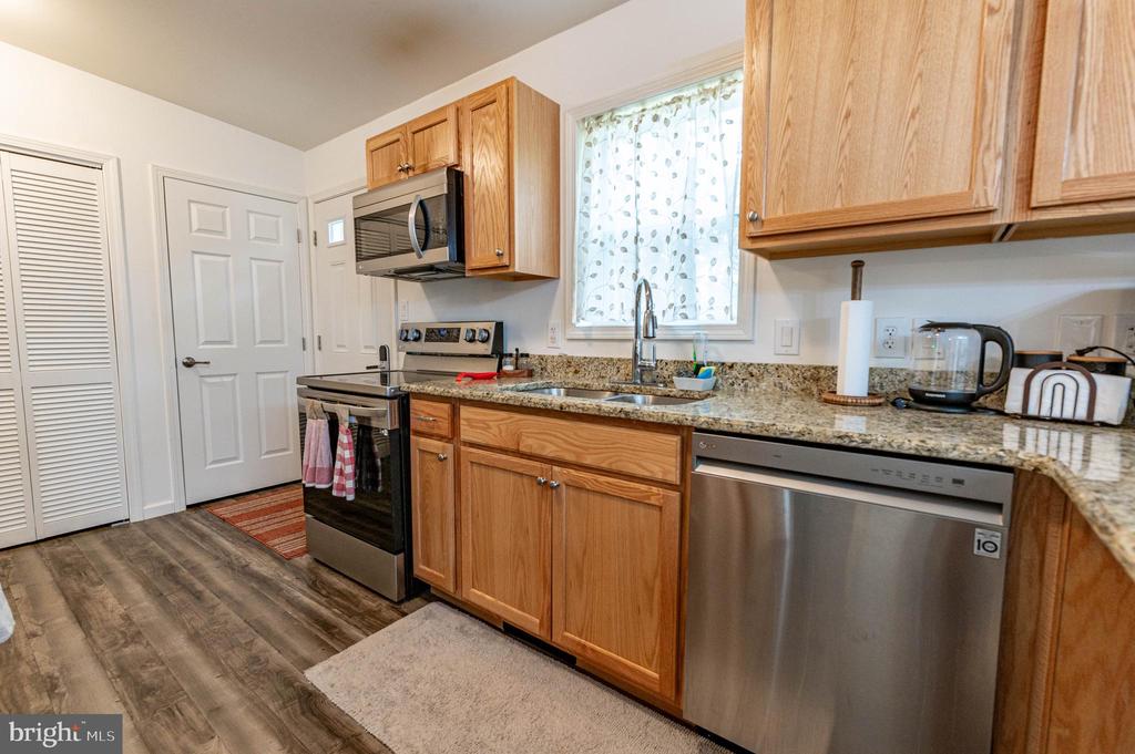 80 PARKER MEWS