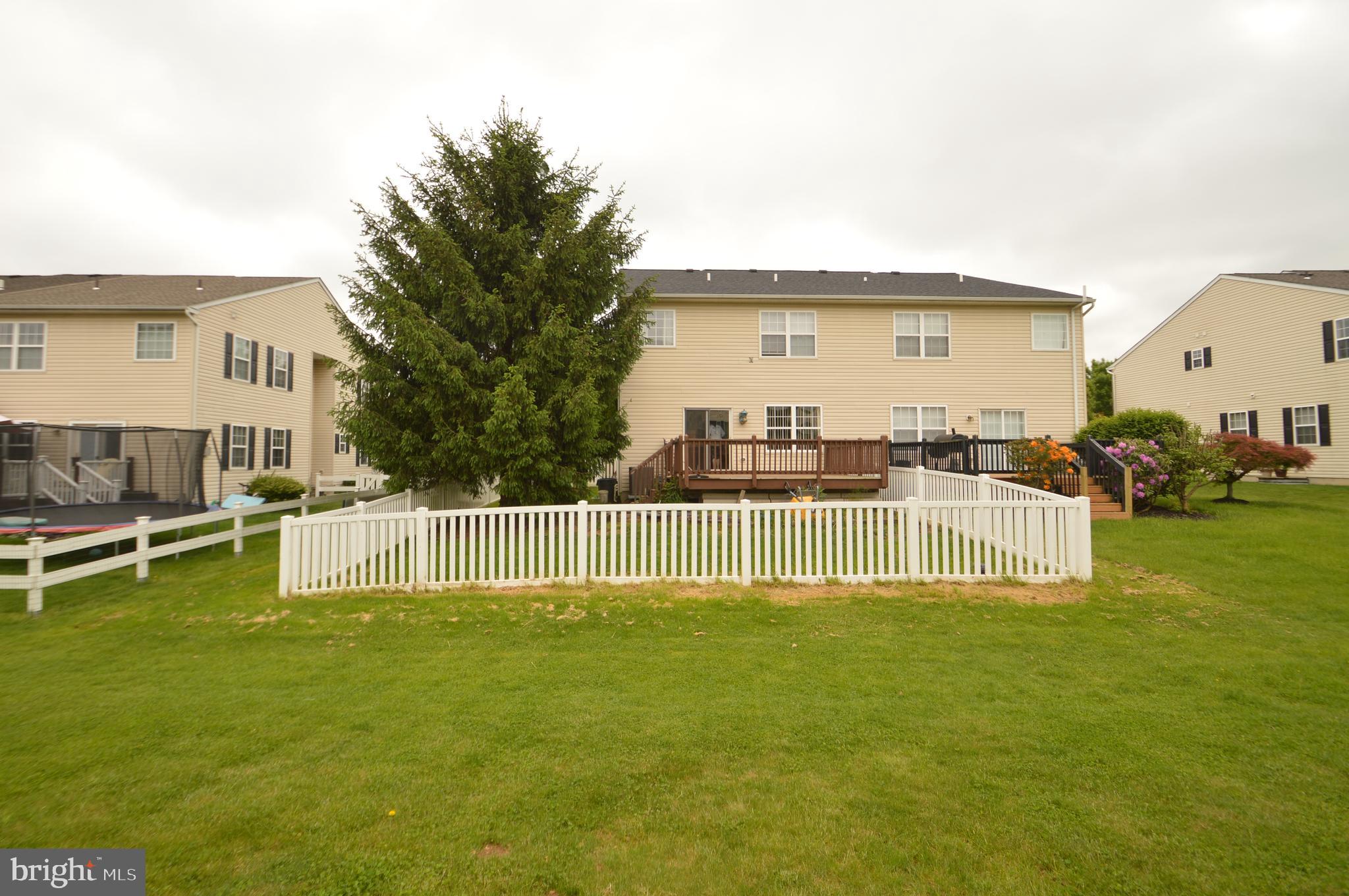 6827 Lincoln Dr
