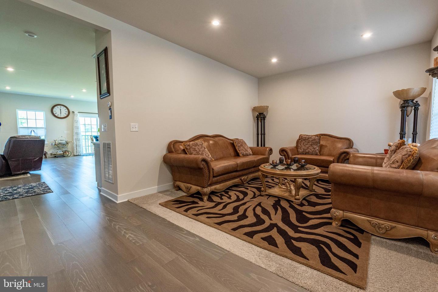 6405 Robin Rd