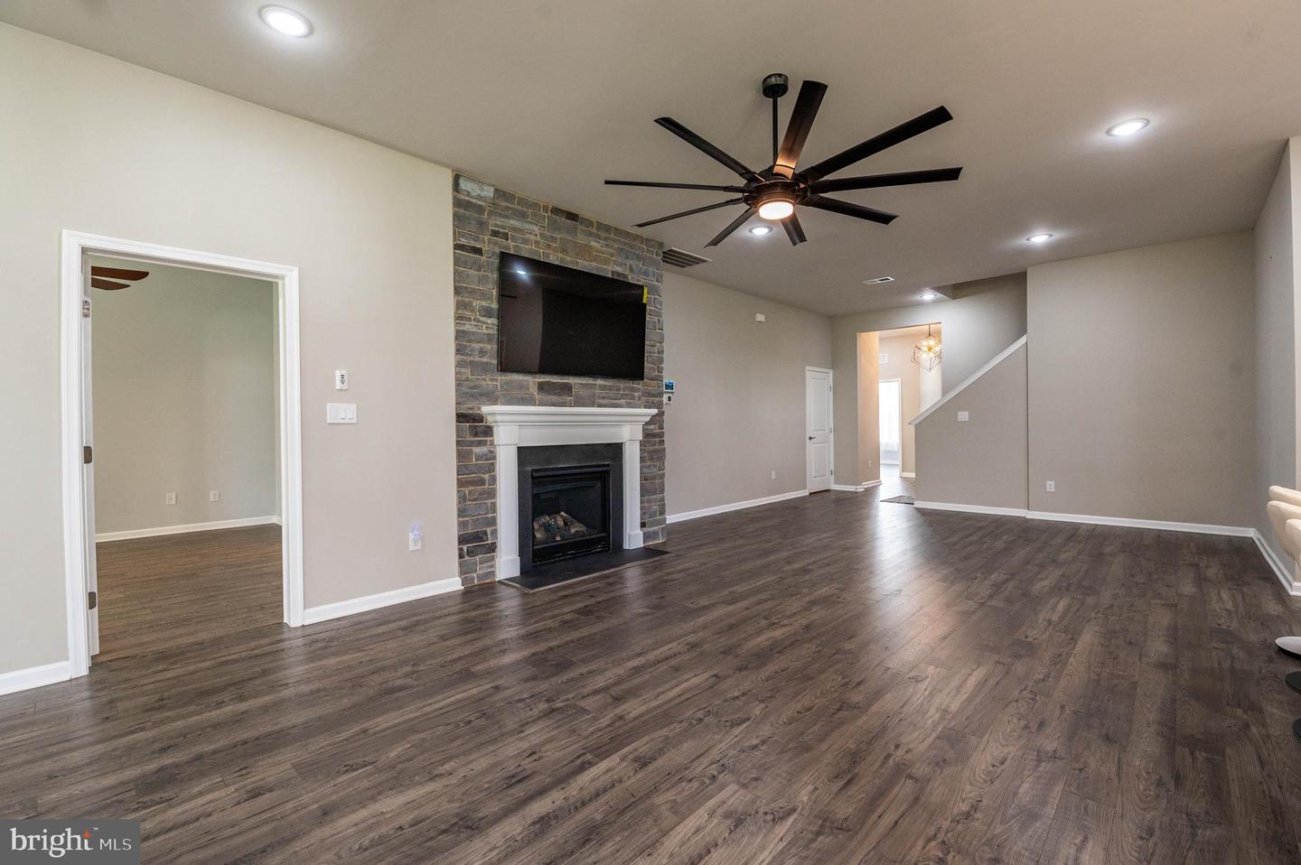 8044 Keystone Dr
