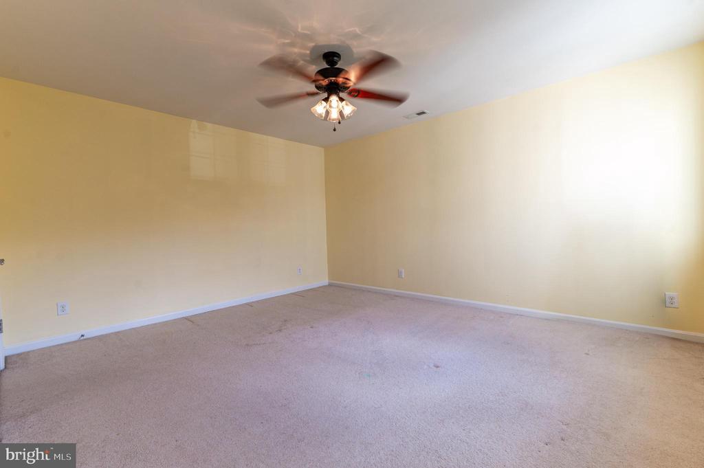 8524 MAYFAIR COURT