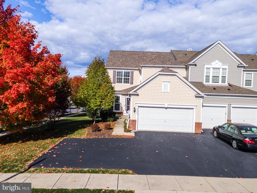 8524 MAYFAIR COURT