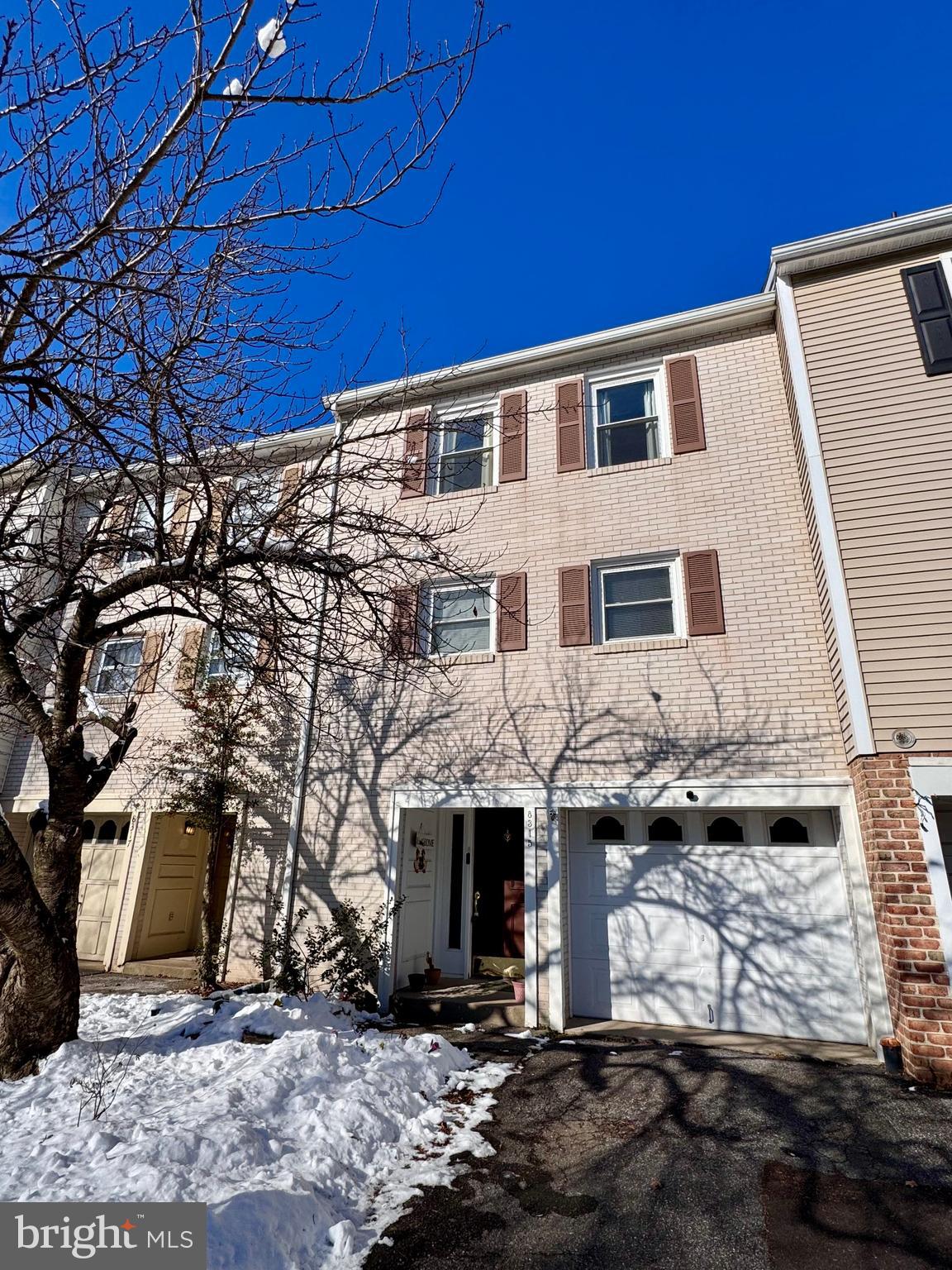 8315 COUNTRYSIDE LANE