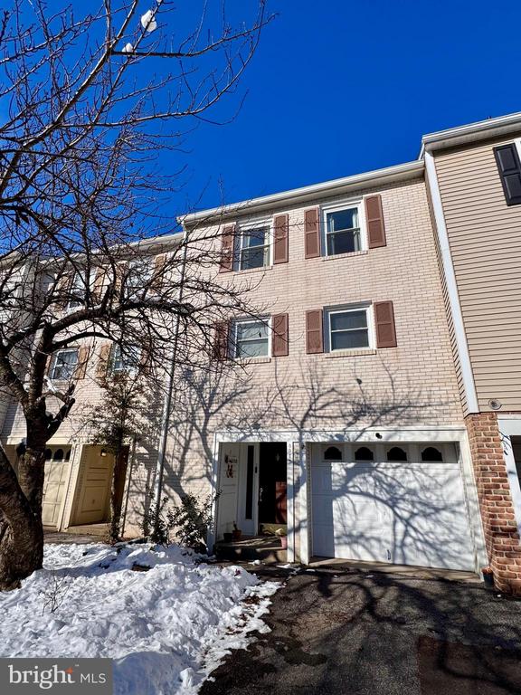 8315 COUNTRYSIDE LANE