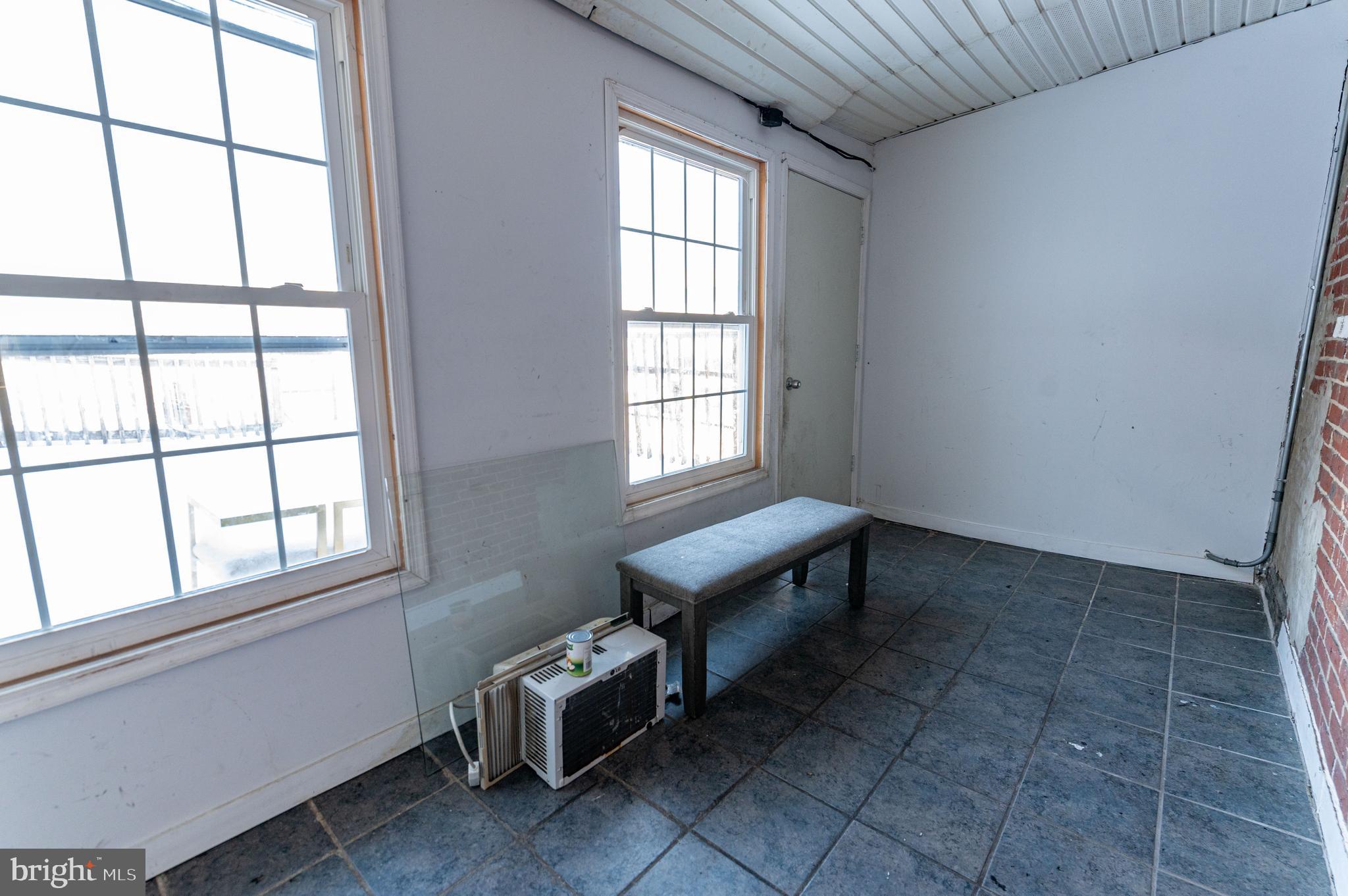 1015 W HAMILTON STREET