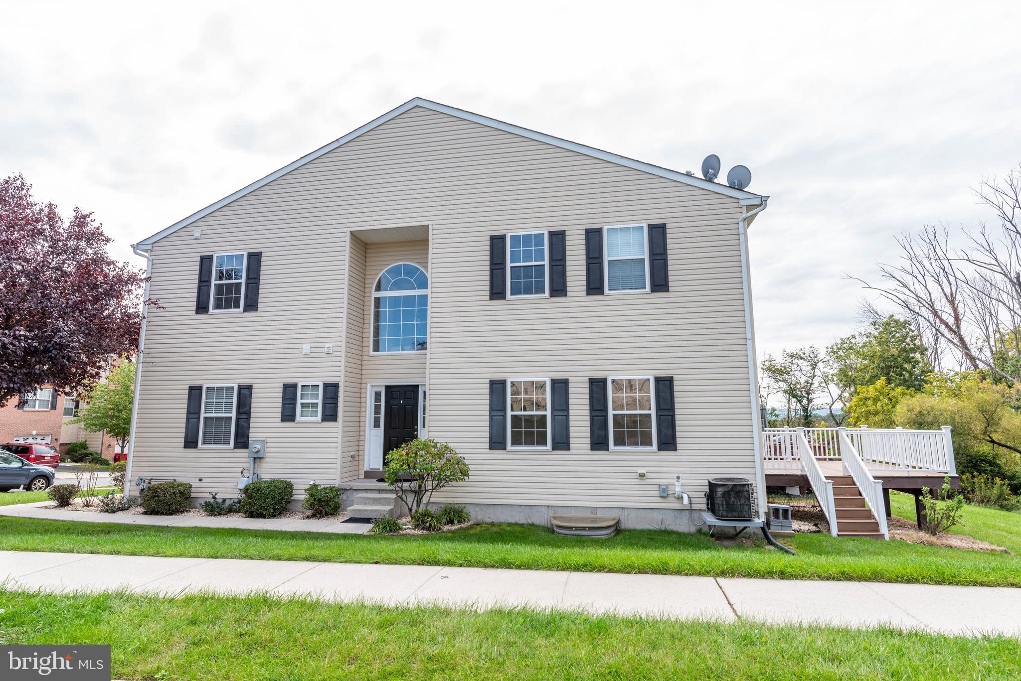 105 Stone Hill DRIVE