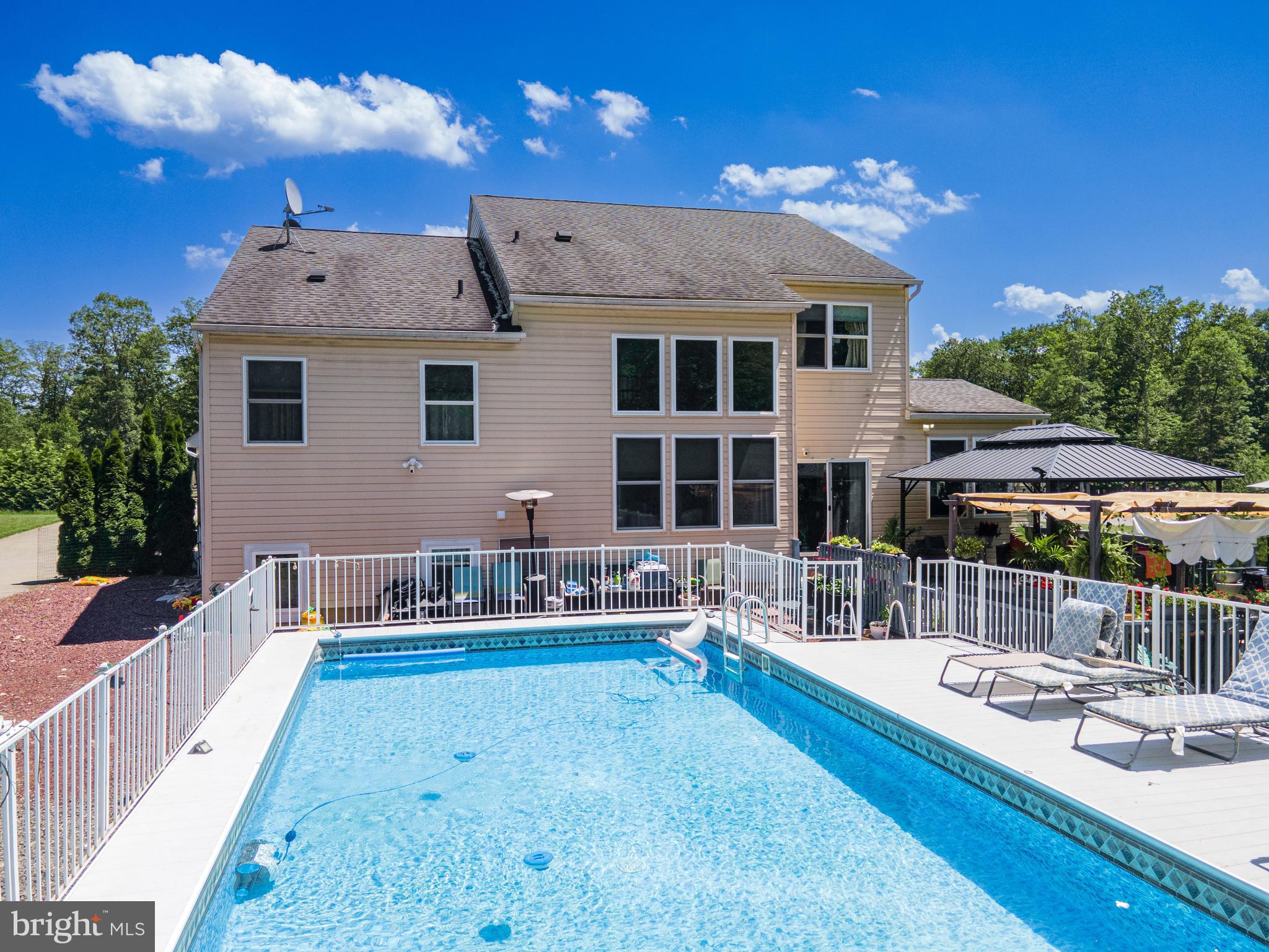 6 Westridge Ct