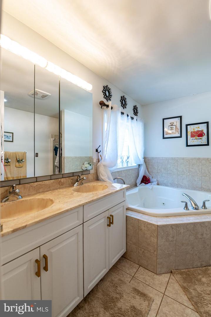 6 Westridge Ct