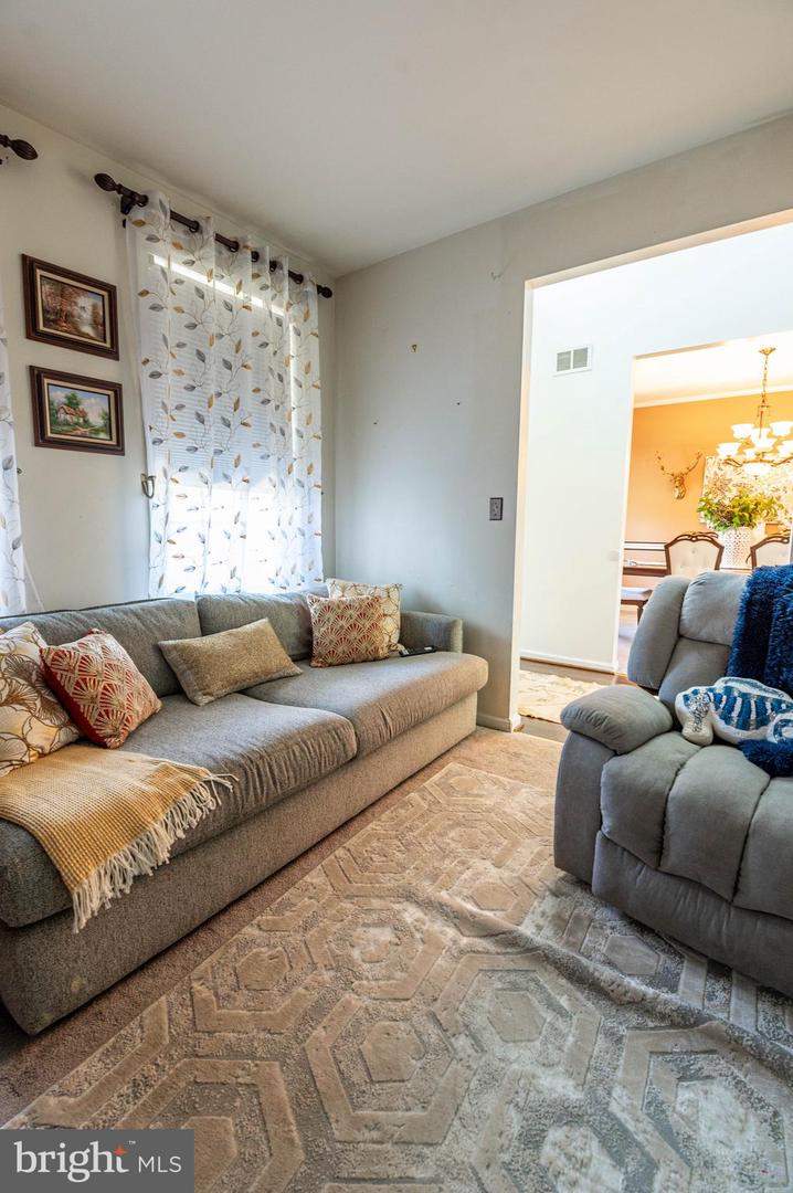 6 Westridge Ct