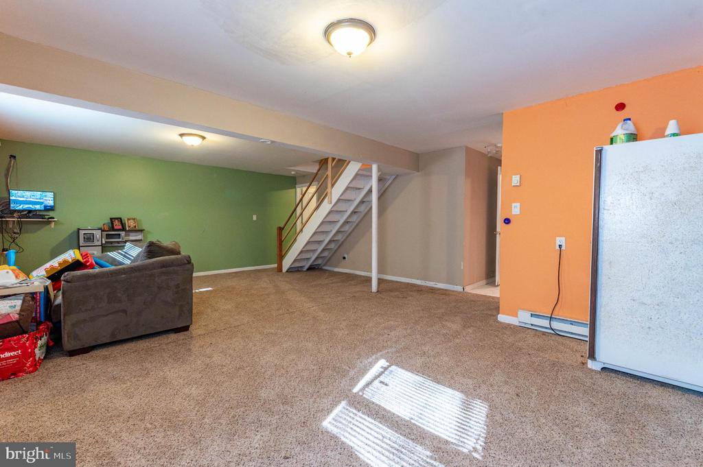 1010 ACORN LANE