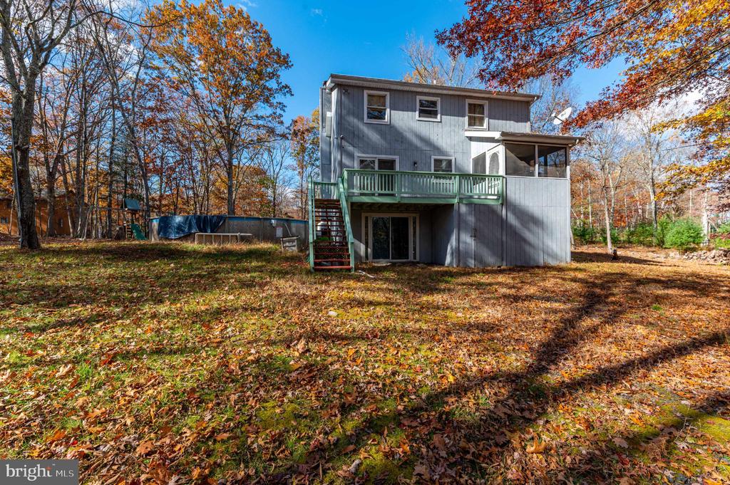 1010 ACORN LANE