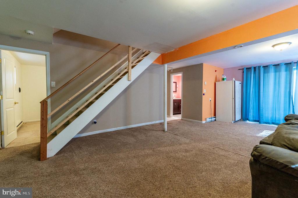 1010 ACORN LANE
