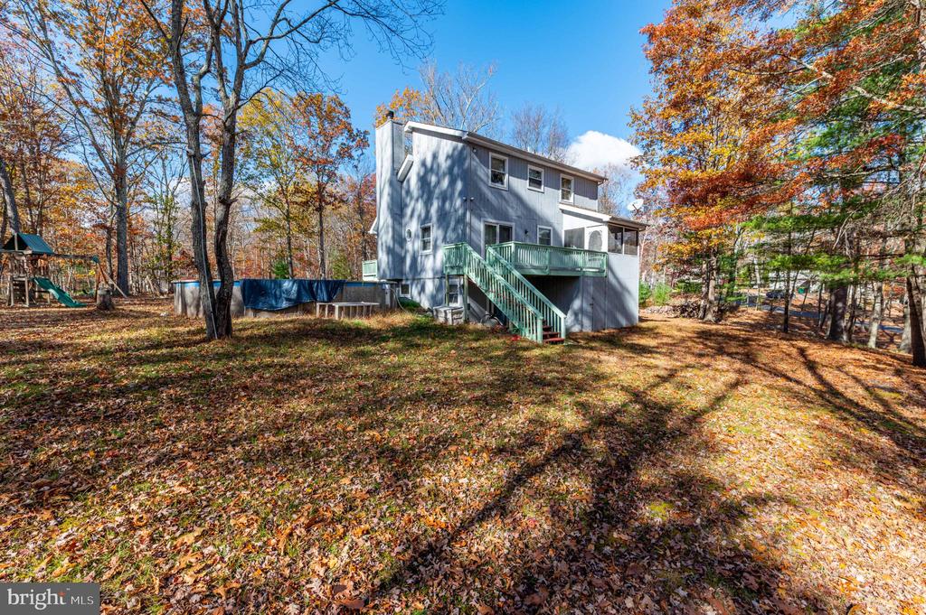 1010 ACORN LANE