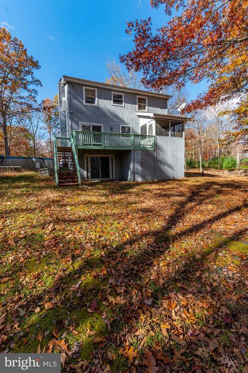 1010 ACORN LANE