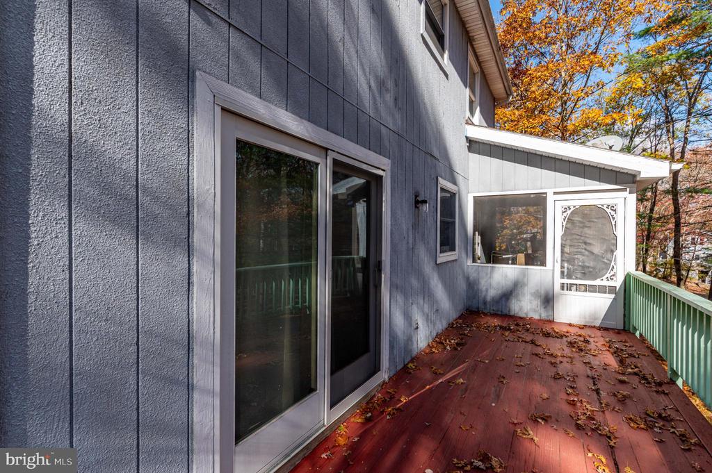 1010 ACORN LANE