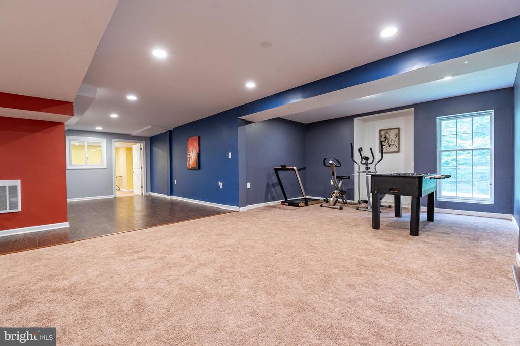 255 RISING MEADOW WAY