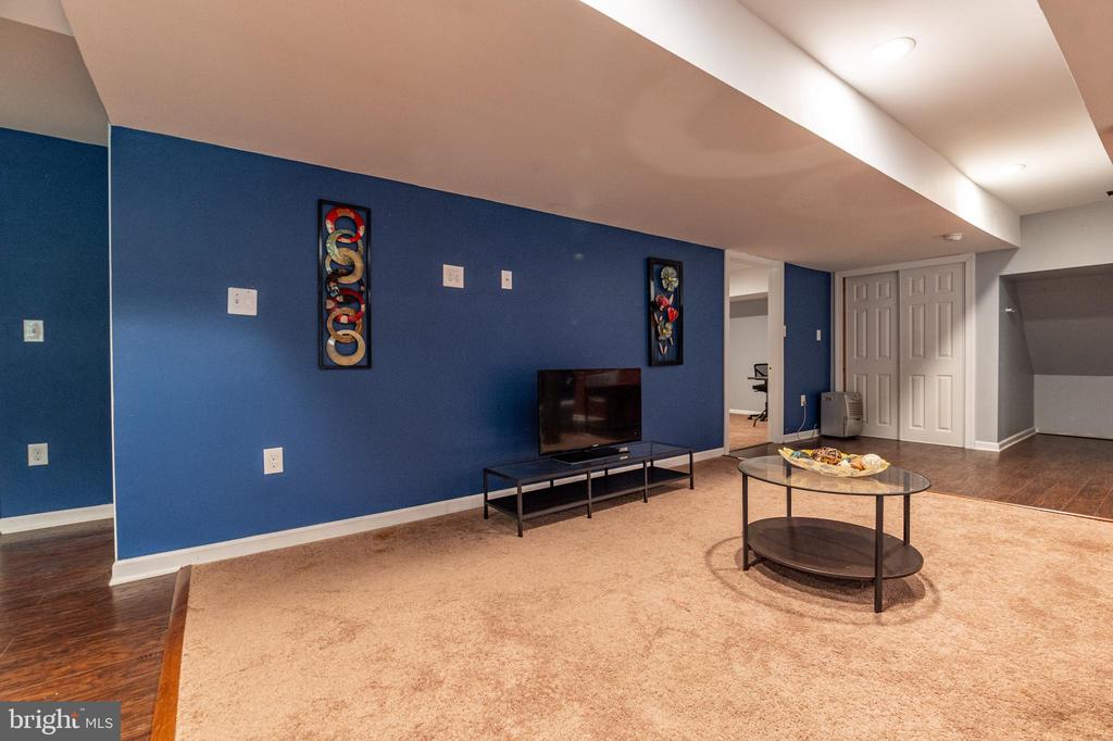 255 RISING MEADOW WAY