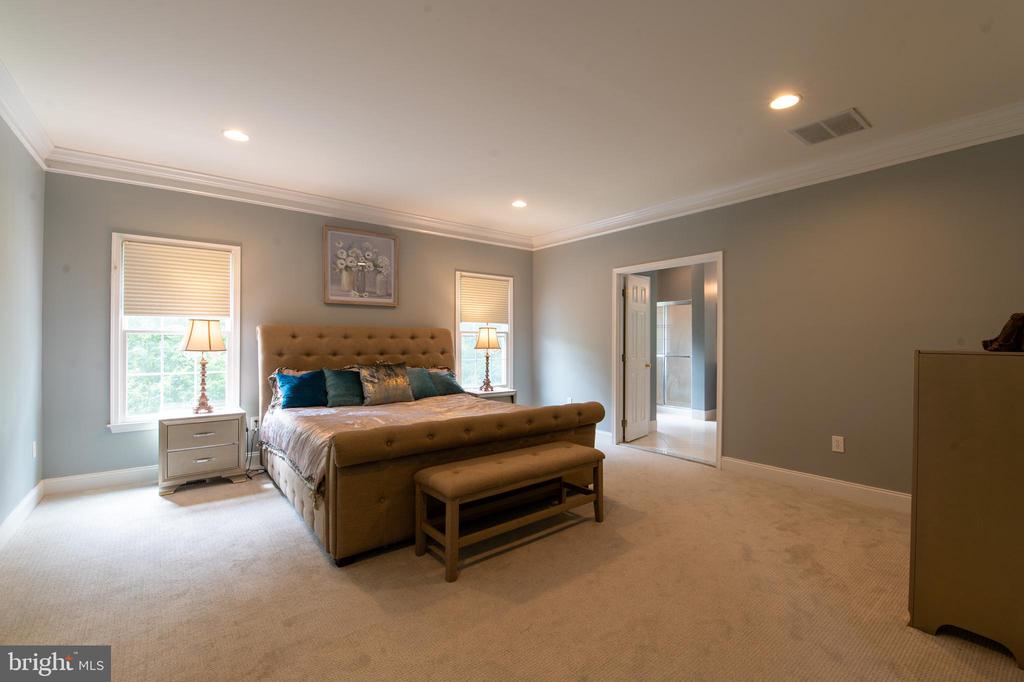 255 RISING MEADOW WAY