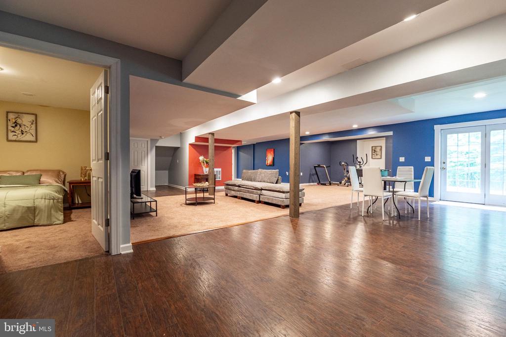 255 RISING MEADOW WAY