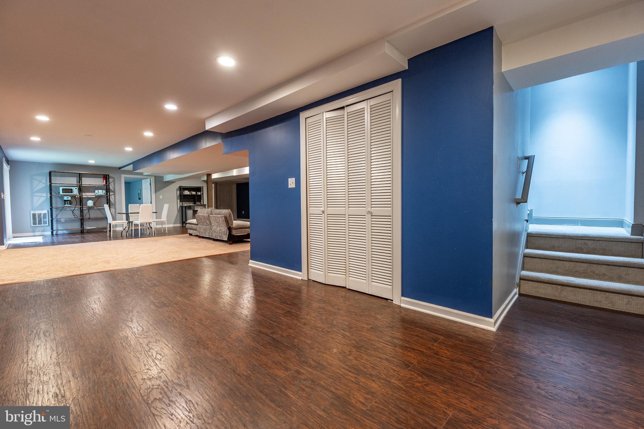 255 RISING MEADOW WAY