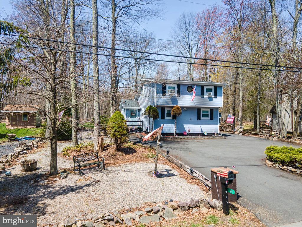 945 COUNTRY PLACE DRIVE