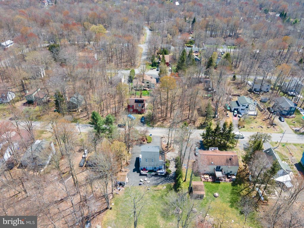 945 COUNTRY PLACE DRIVE