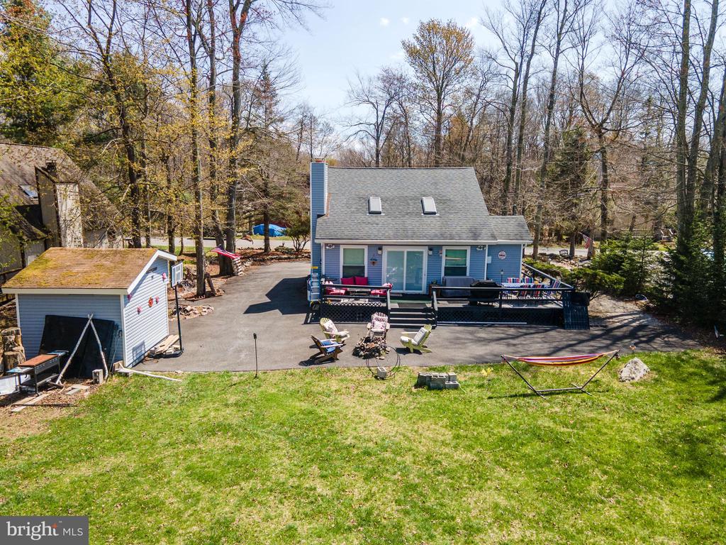 945 COUNTRY PLACE DRIVE