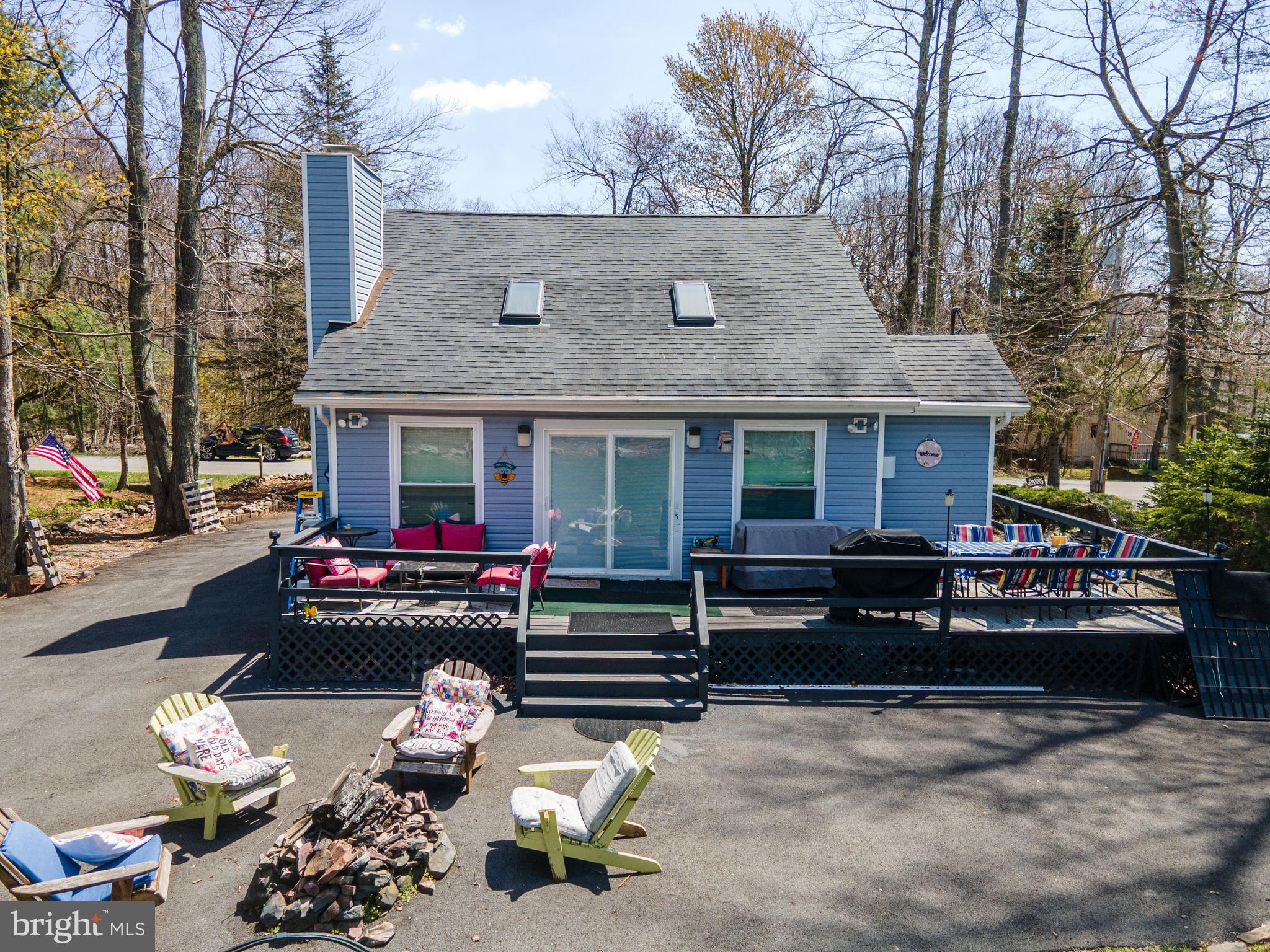 945 COUNTRY PLACE DRIVE