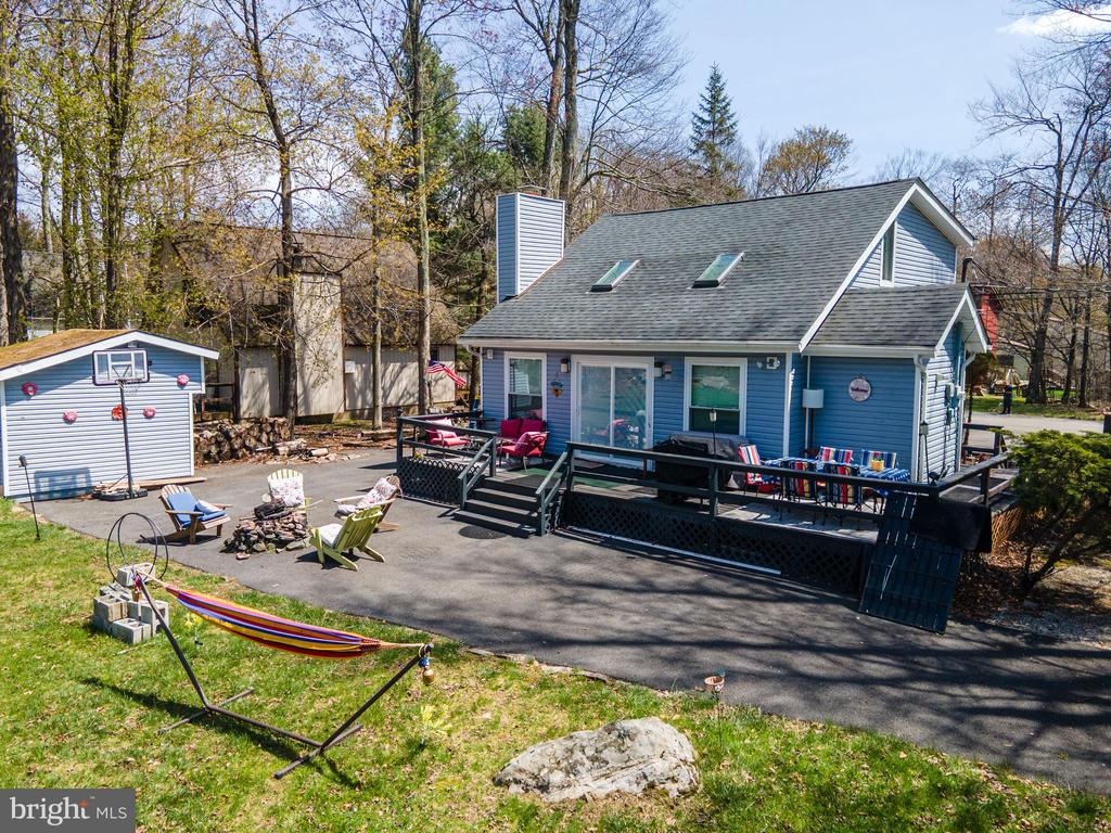 945 COUNTRY PLACE DRIVE