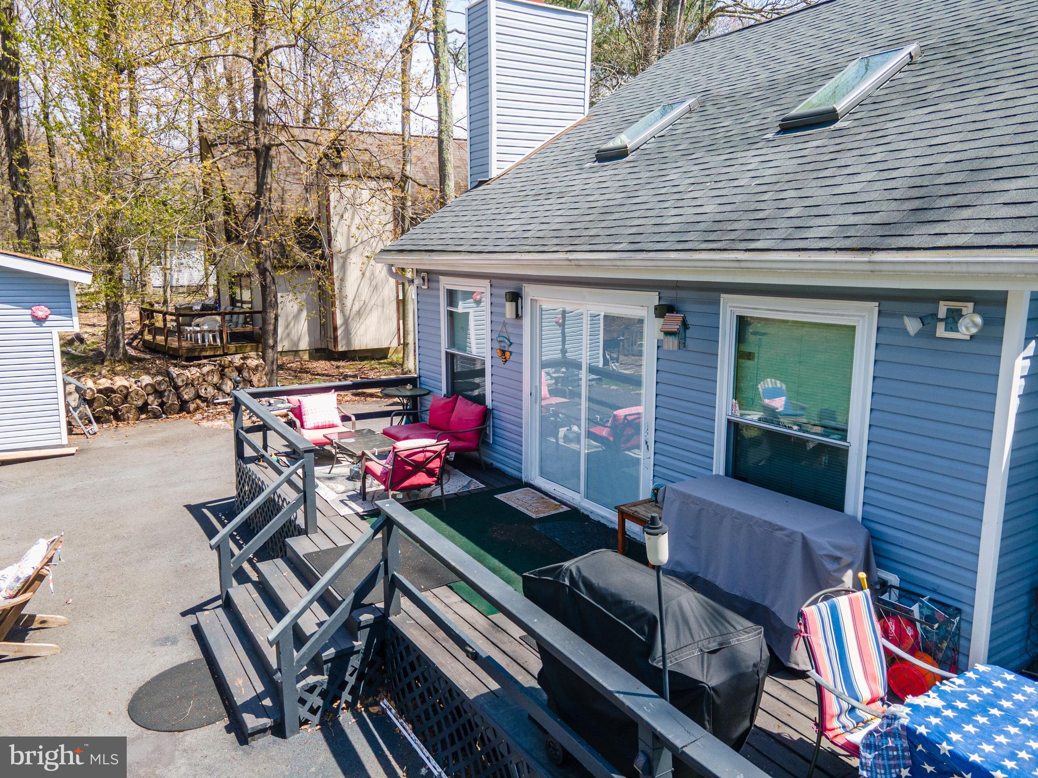 945 COUNTRY PLACE DRIVE