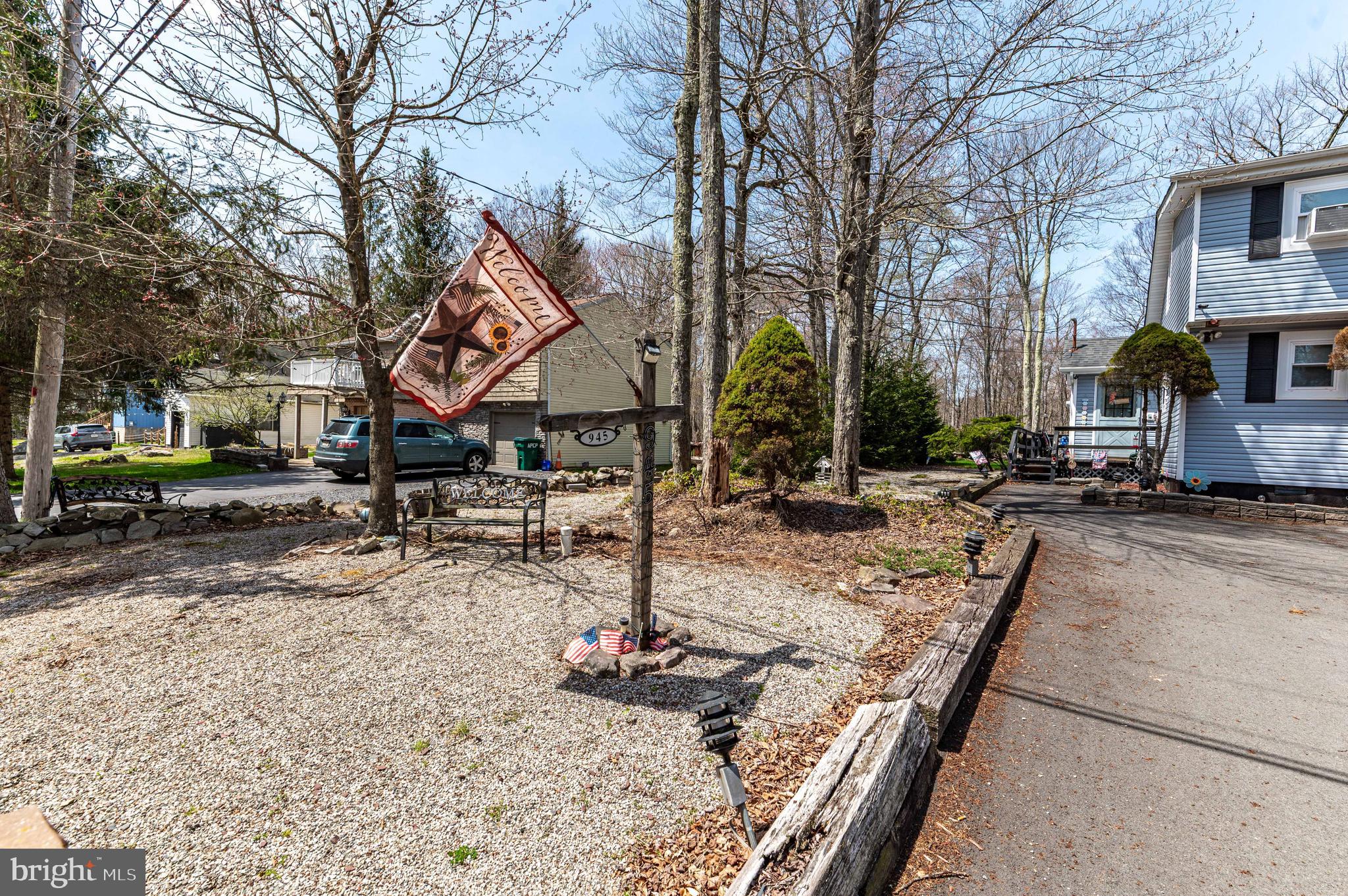 945 COUNTRY PLACE DRIVE