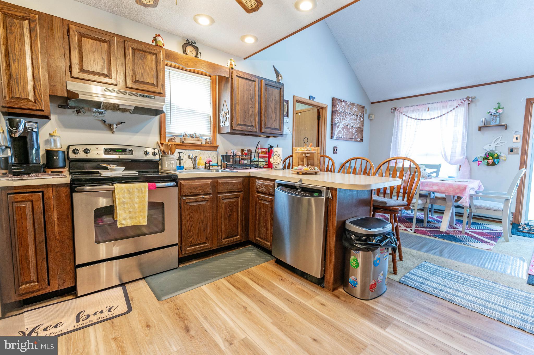 945 COUNTRY PLACE DRIVE